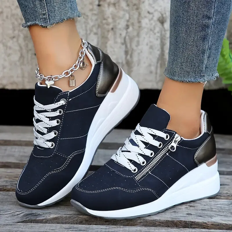 Comfortable low sports shoes