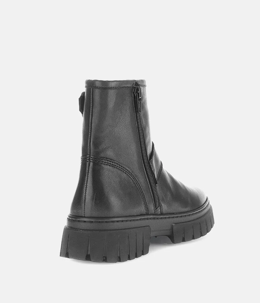 Gabor Fashionable Black Buckle Ankle Boots
