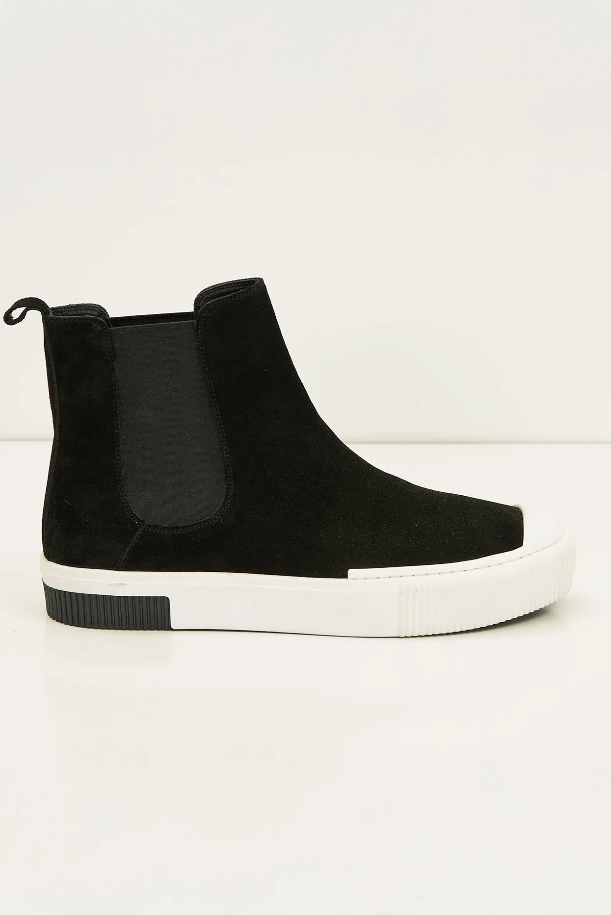 THE KING - Suede Leather and Rubber Sole Chelsea Boots - Black