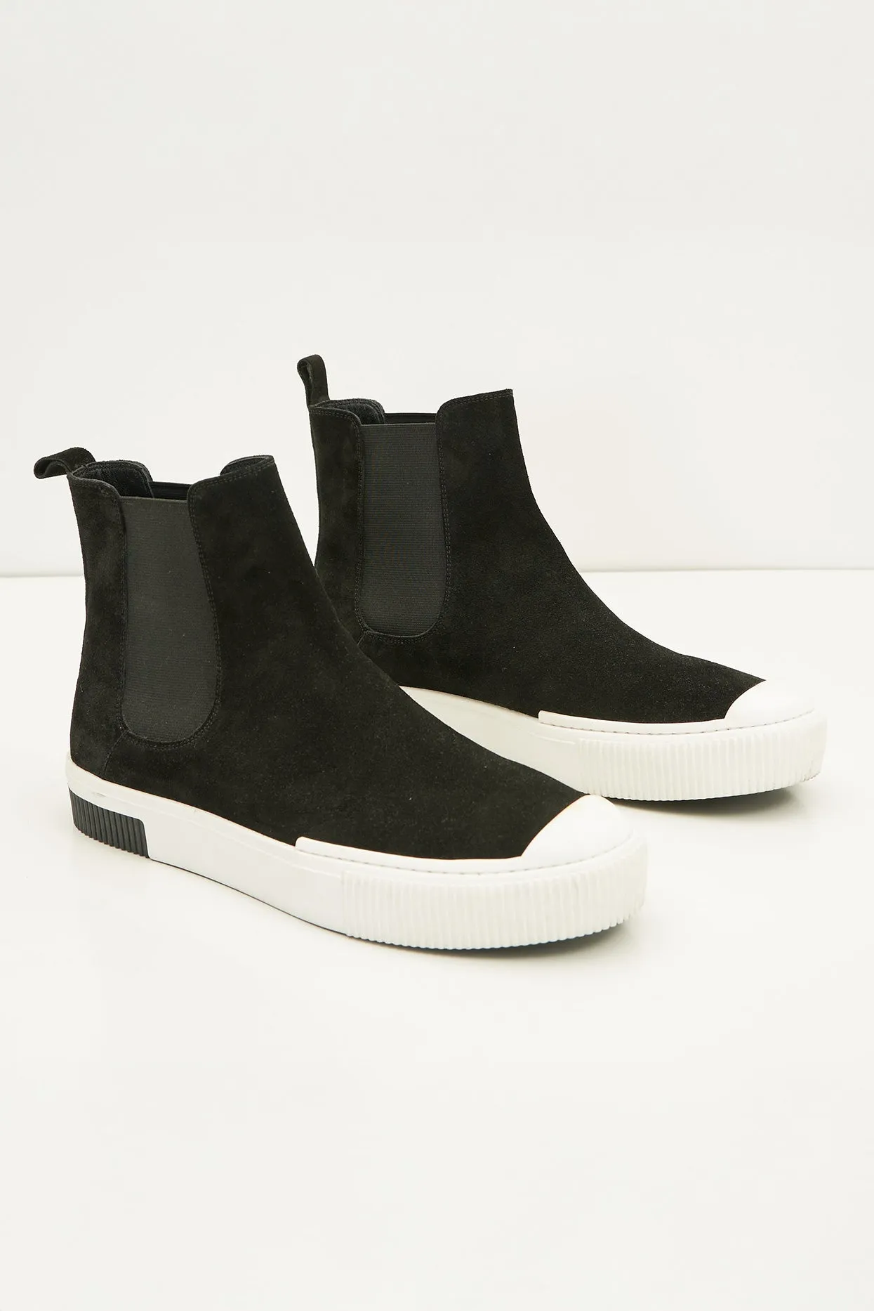 THE KING - Suede Leather and Rubber Sole Chelsea Boots - Black