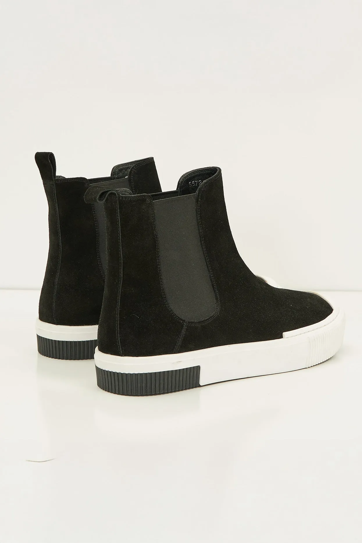 THE KING - Suede Leather and Rubber Sole Chelsea Boots - Black